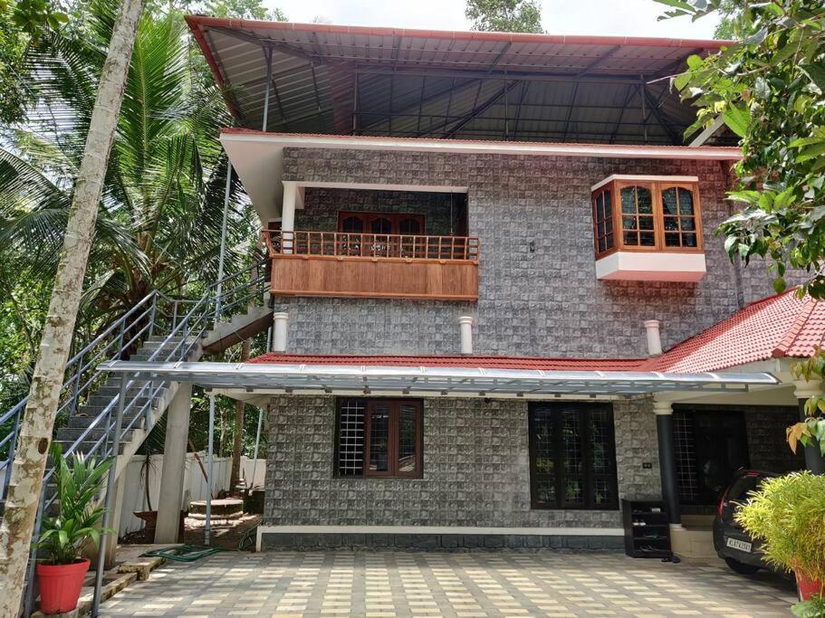 Anandam Stays - Premium 3Bhk Plush Homestay, Vaikom Near Kumarakom 외부 사진