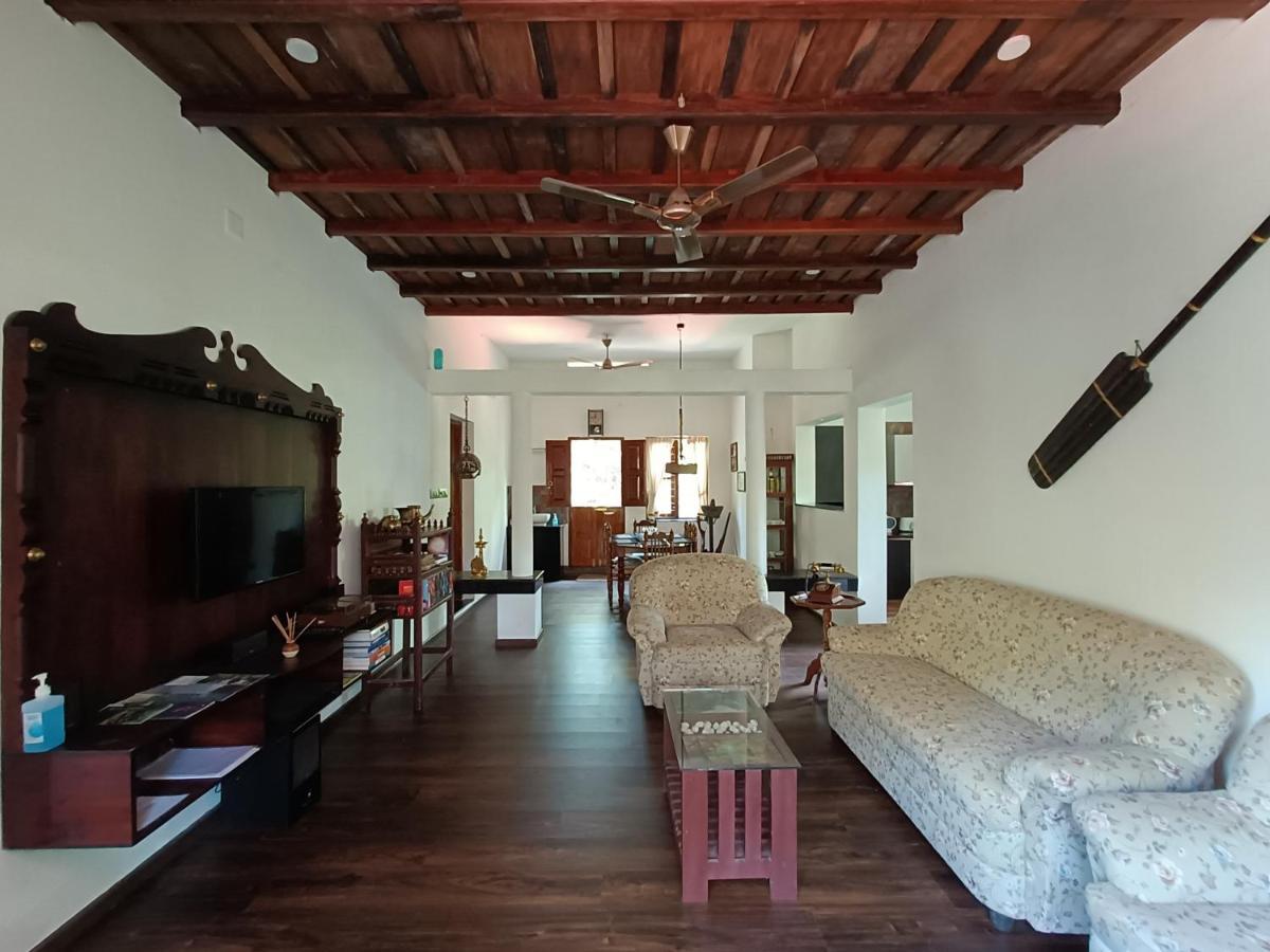 Anandam Stays - Premium 3Bhk Plush Homestay, Vaikom Near Kumarakom 외부 사진