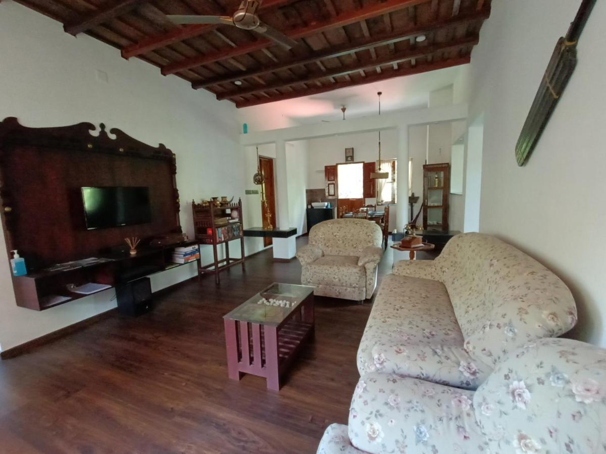 Anandam Stays - Premium 3Bhk Plush Homestay, Vaikom Near Kumarakom 외부 사진