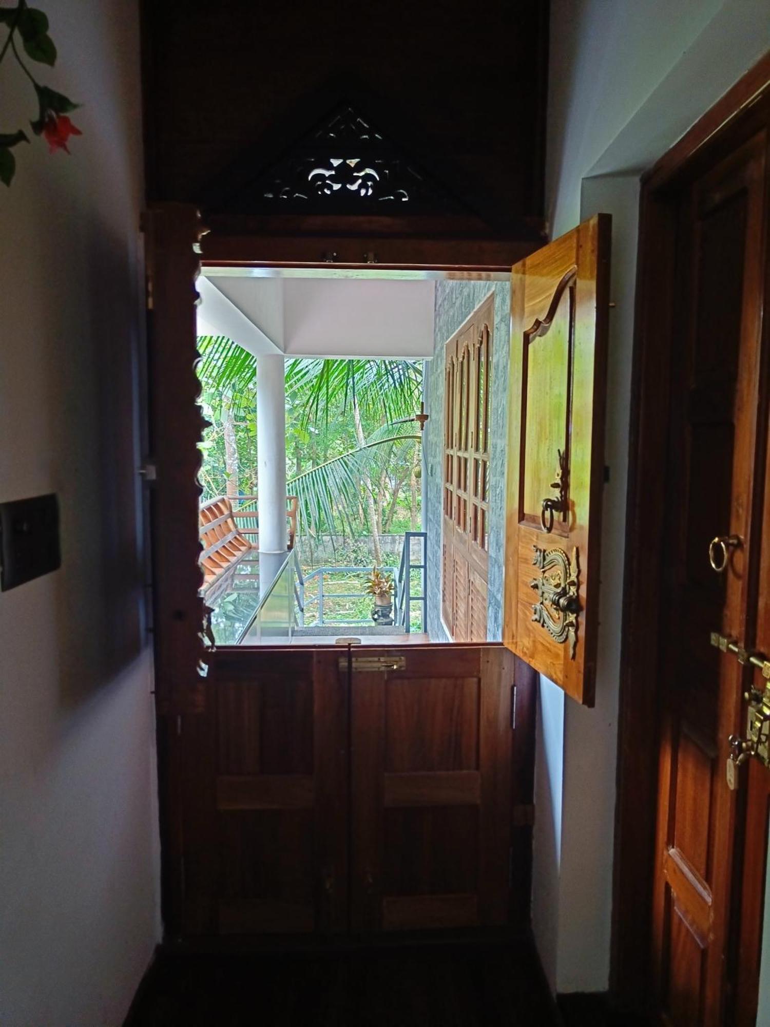 Anandam Stays - Premium 3Bhk Plush Homestay, Vaikom Near Kumarakom 외부 사진